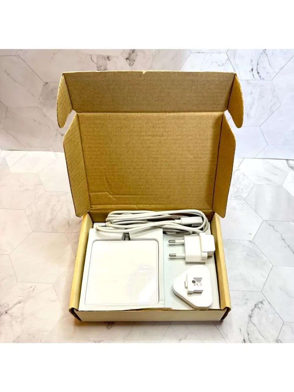 NIB Macbook Pro AC Adapter Pre-21012 Replacement Hello CC HW8079 Euro Adapters